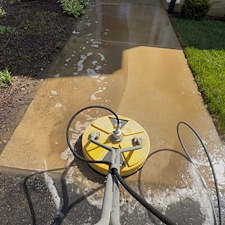 Colonial-House-Washing-and-Concrete-Cleaning-in-Carpentersville-Illinois 6